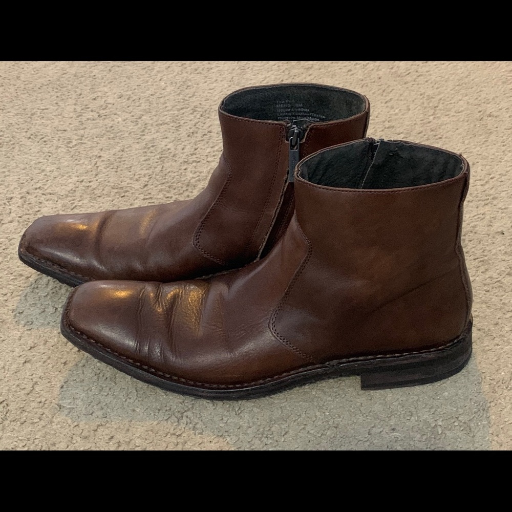 Kenneth Cole men’s brown boots